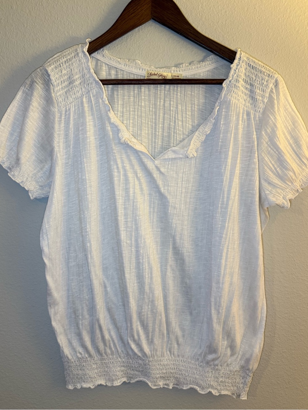 Faded Glory White V-Neck Short Sleeve Smocked Top